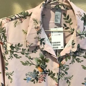 Beautiful pink floral long sleeve blouse